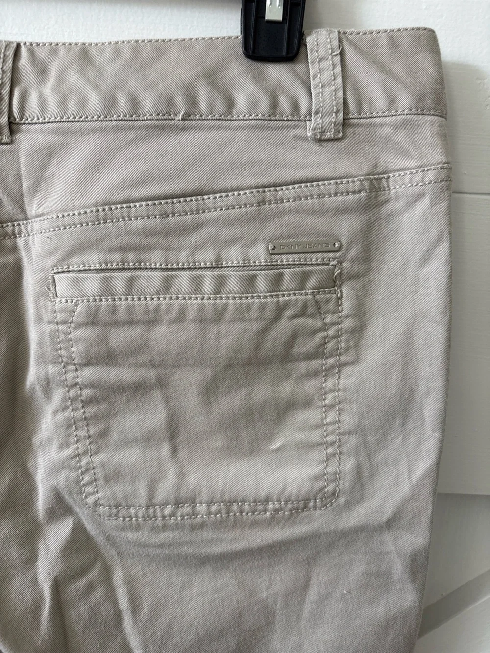 DKNY Womens Chino Bermuda Shorts Khaki Size 12 Mid Rise 11” Inseam Casual